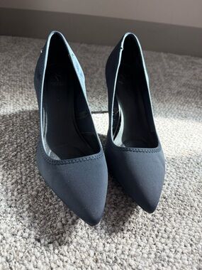 Simply Vera Pointed-Toe Women's Heels in Navy Blue